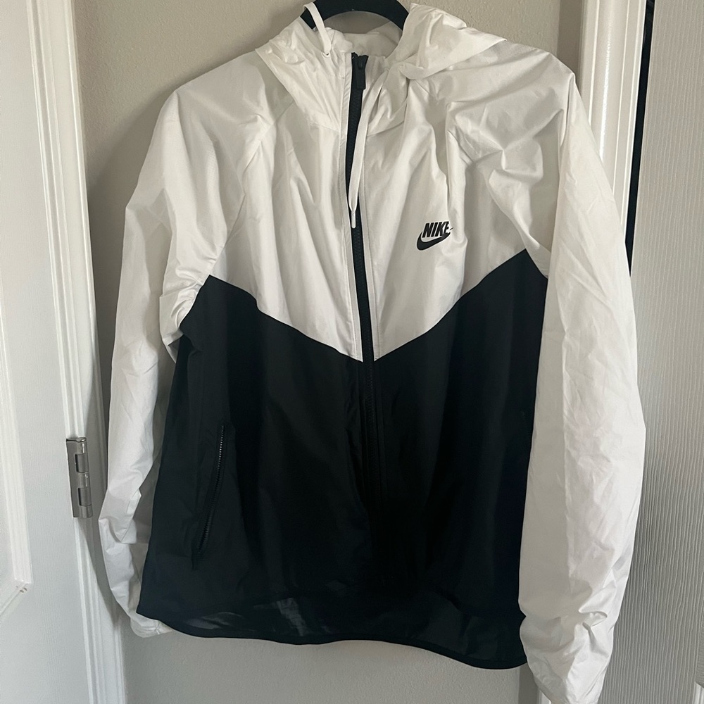 nike windbreaker
